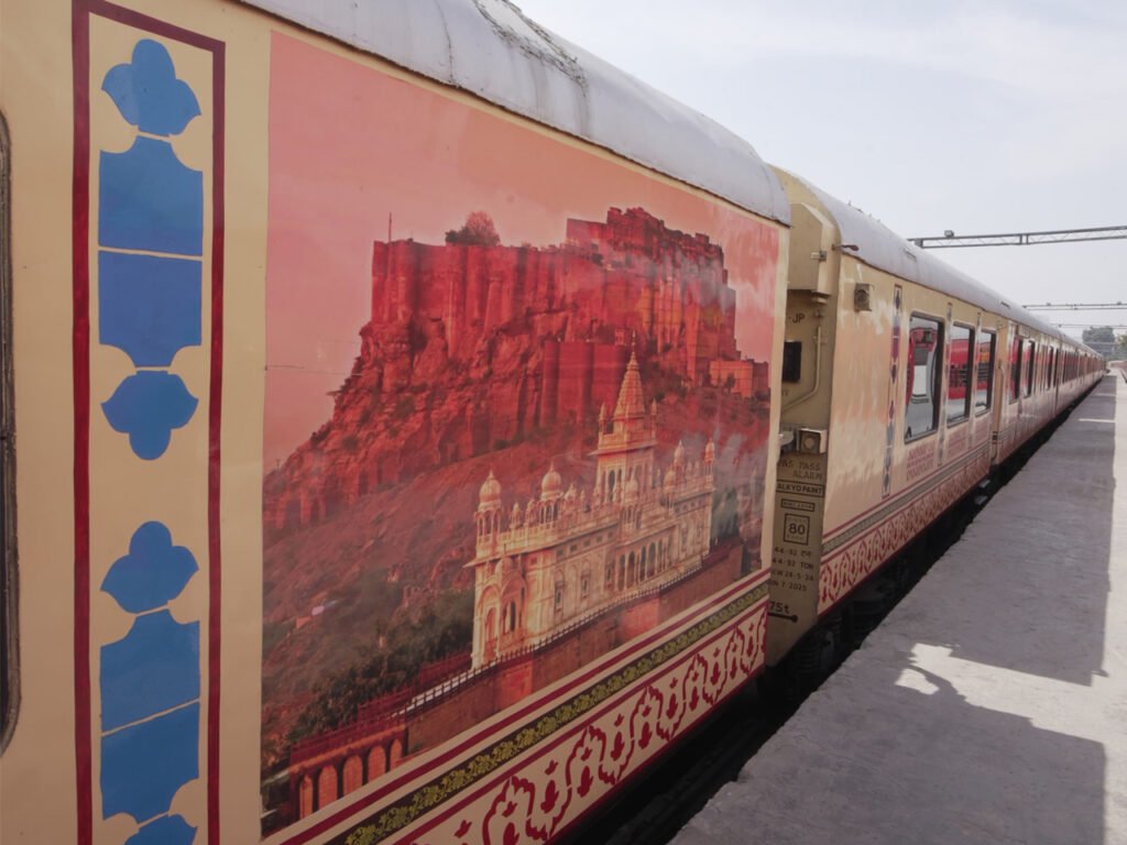 Palace on Wheels Tour luxury train Rajasthan